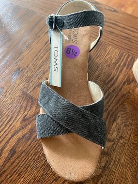 TOMS Black Crisscross Women’s Sandals